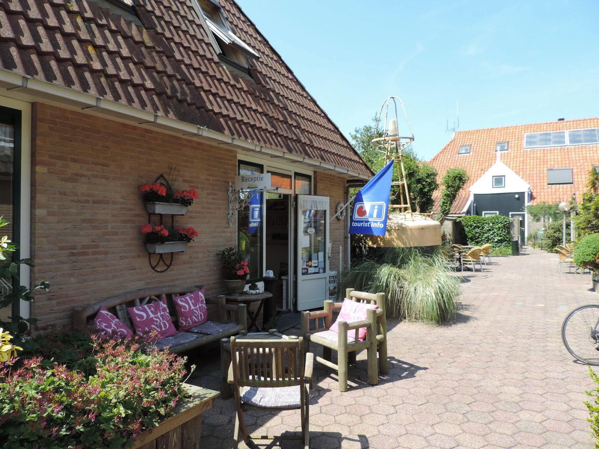 Hotel Dichtbijzee Oosterend  Exterior foto